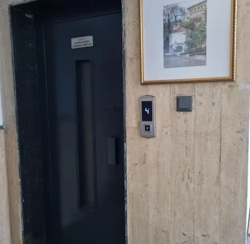 Royal Homes 401 Hotel